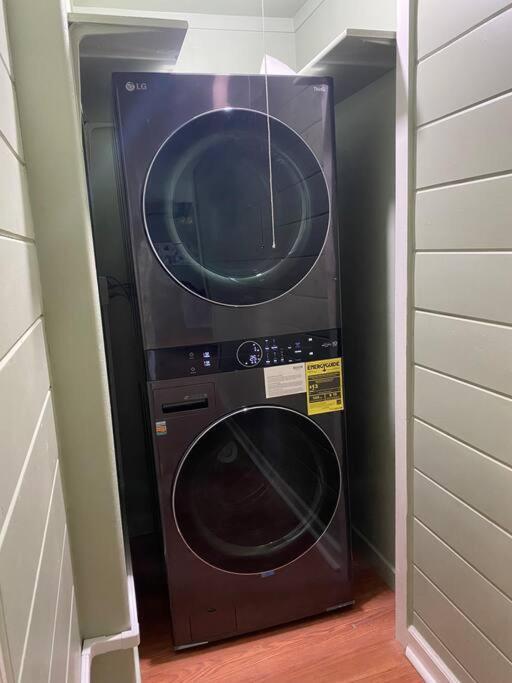 Spacious Downtown Jackson Retreat- Historic Hangout エクステリア 写真