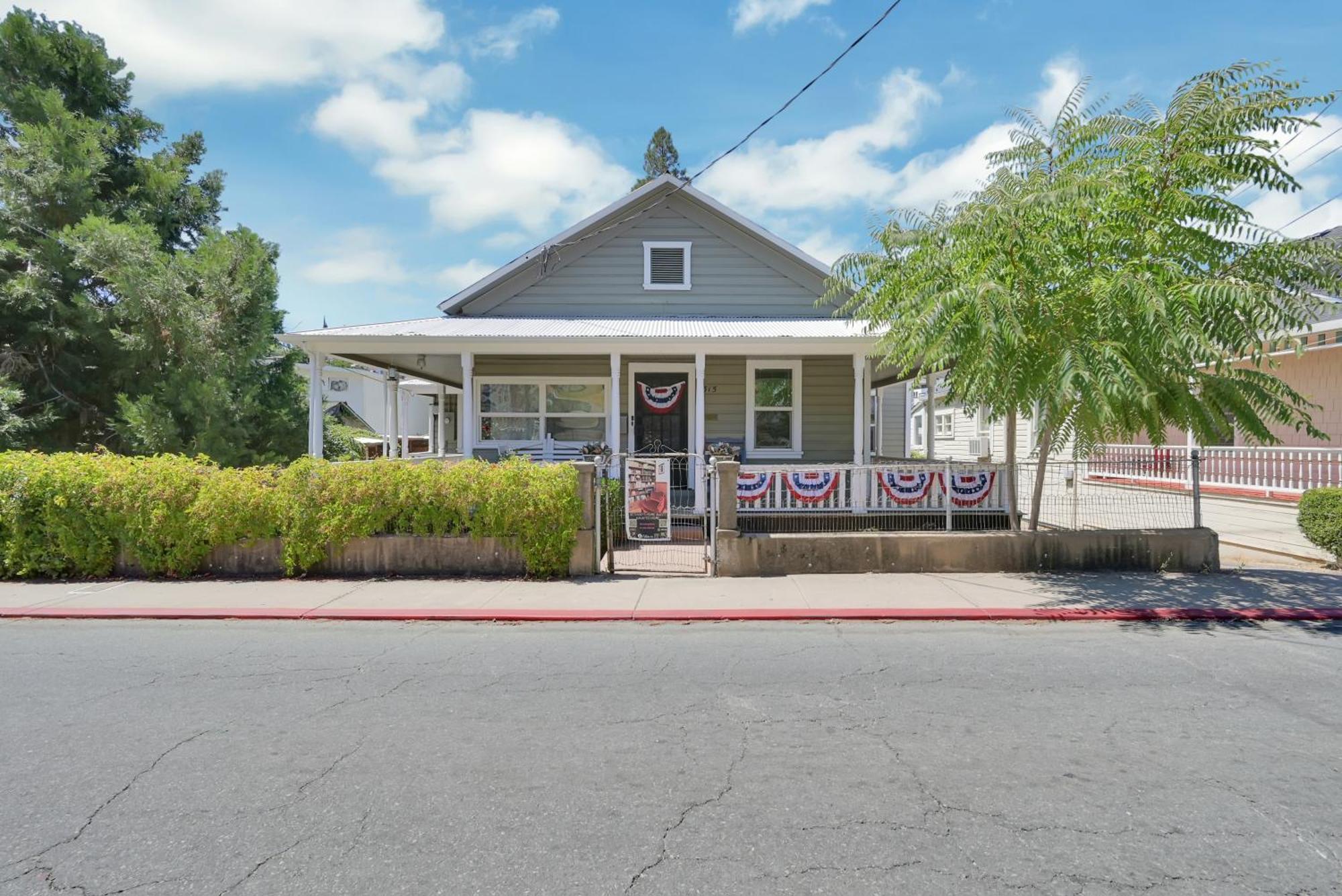 Spacious Downtown Jackson Retreat- Historic Hangout エクステリア 写真