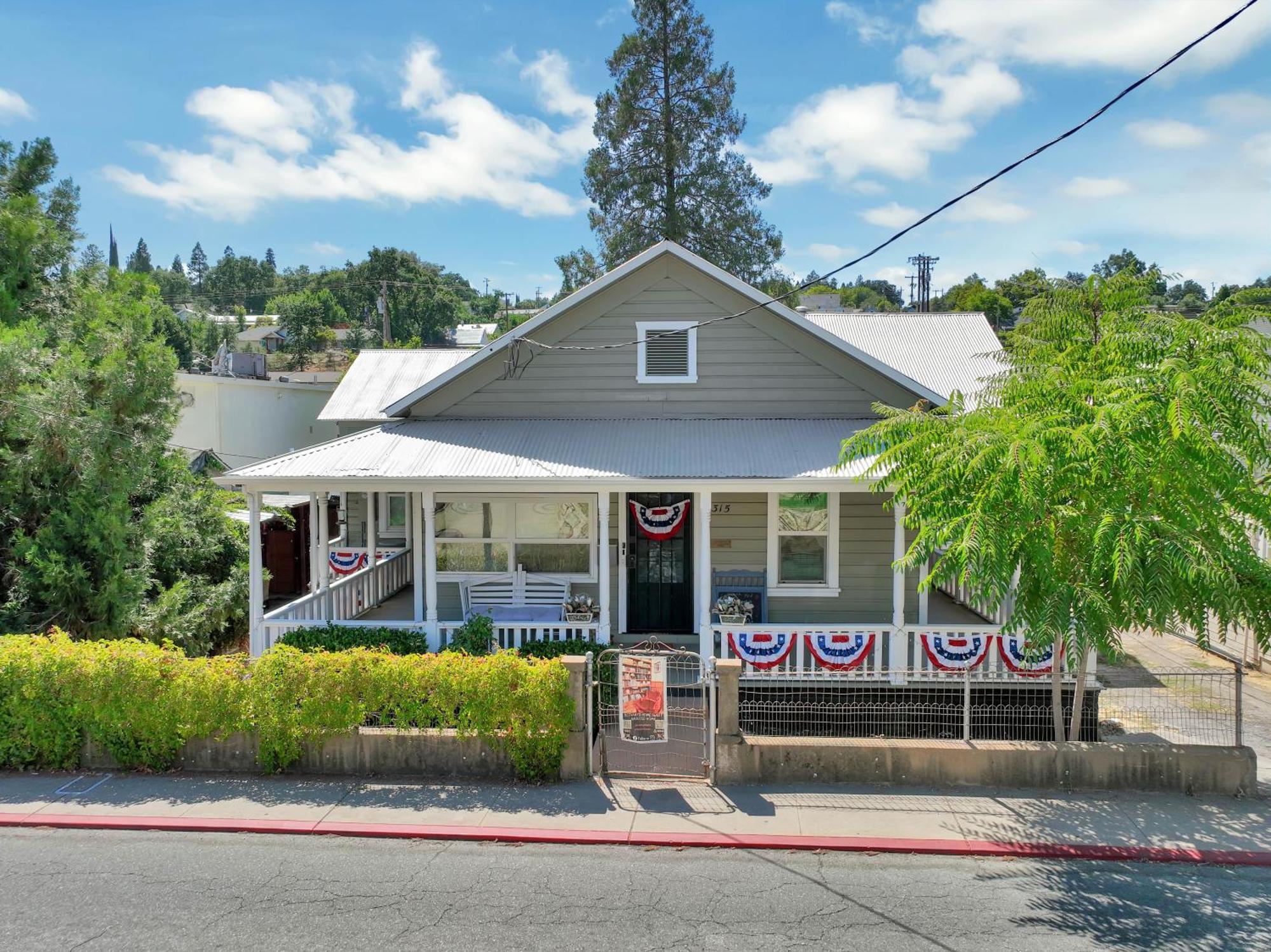 Spacious Downtown Jackson Retreat- Historic Hangout エクステリア 写真